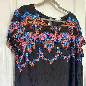 Beautiful embroidered dress size 22/24 W